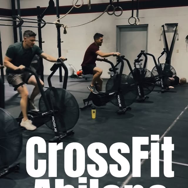 The best part of CrossFit isn’t the workout, it’s the people beside you 🤍