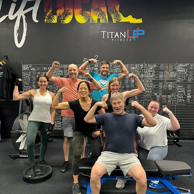 Happy Friday! Finishing week 10 with some solid leg BURN! 🔥 🦵