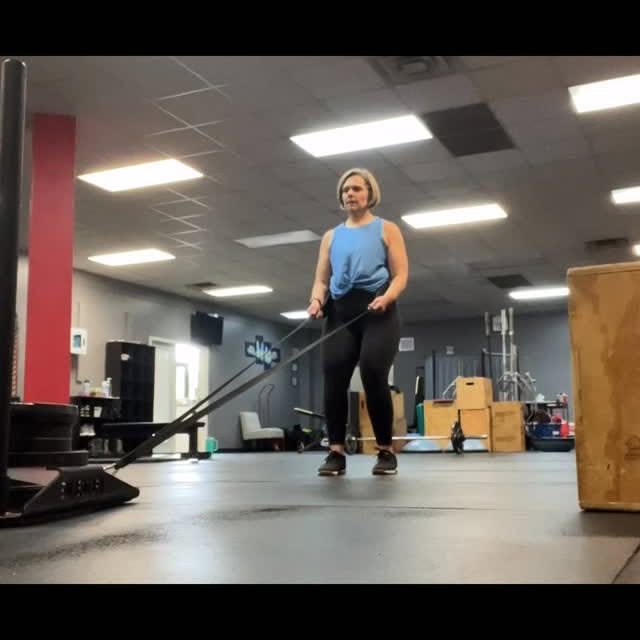 I got clearance from my PT last week to start adding in some lifting. 🙌 @fenixperforma…