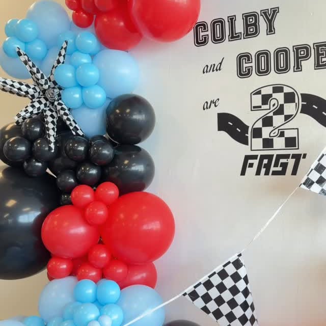 Two fast 🔥 🚗 🖤❤️ at @swagkidsgym 
#balloondecor