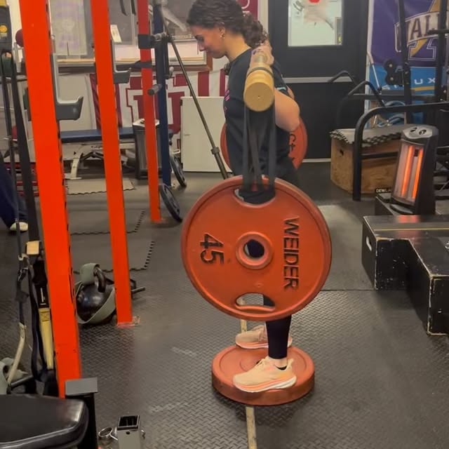 Stability week continues balance is key !! #strengthandconditioning #softballtraining #…