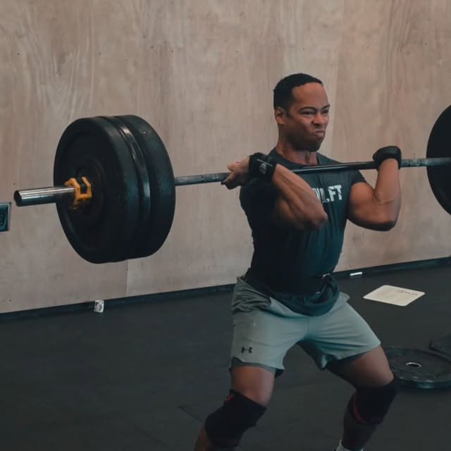 HVY Work 🐲🔥 
www.hvylftco.com
@compoundcrossfit 

#HVYLFTCO #GymWear