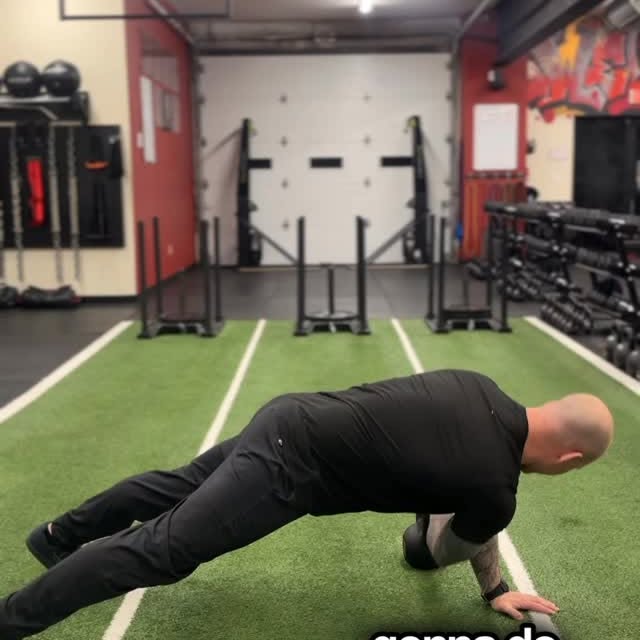 Kettlebell Drags for Core and Shoulder Stability

#bostonstrengthtraining #theundergrou…