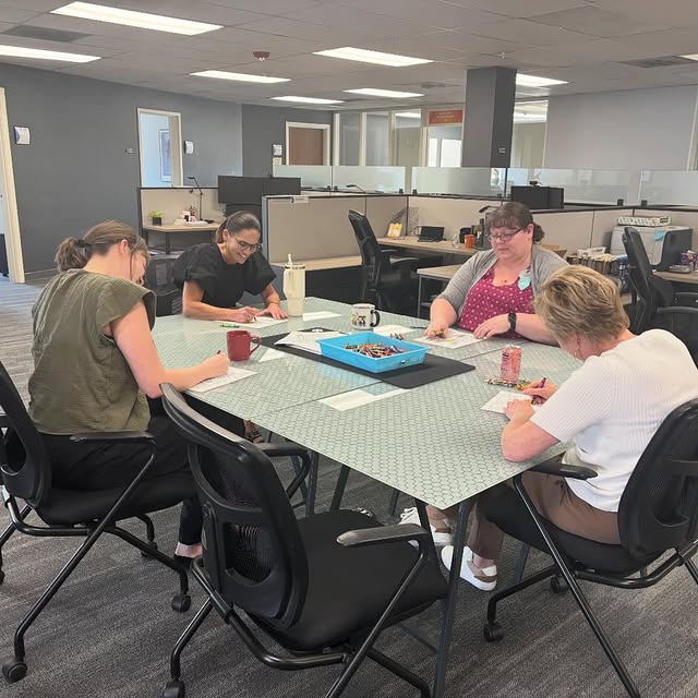 Sometimes the best ideas start with a little creativity break 🎨🖍️
Our association off…