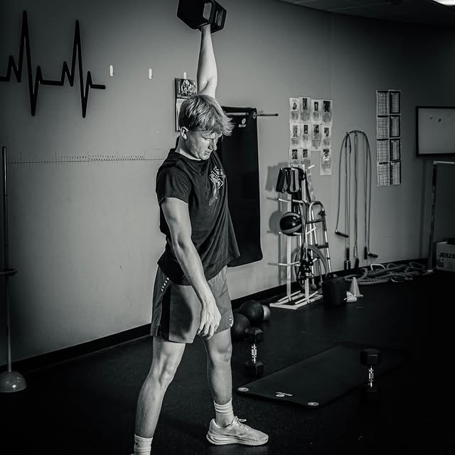 Some days you feel strong.
Other days you build strong.  Either way—train. 

#FitnessEv…