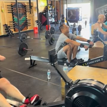 9am class was 9 people deep this morning! 

Come on in and try us for 7 days for FREE!!…