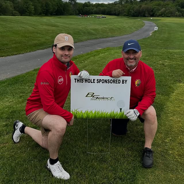 Coach Noah and his Dad were killing it on the golf course today…we’re sure of it! 😜🏌️…
