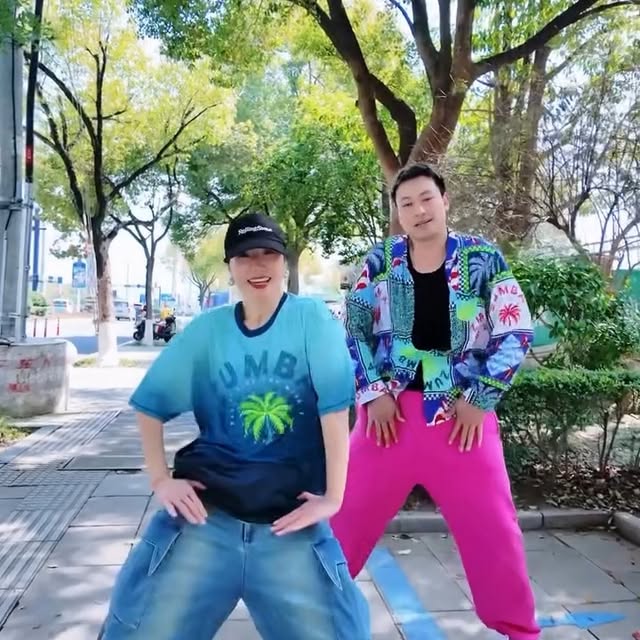 Always in the mood to dance 😌 

🎶: "Sandungueo" @jimmyrodriguez
📸: Reposted from @li…