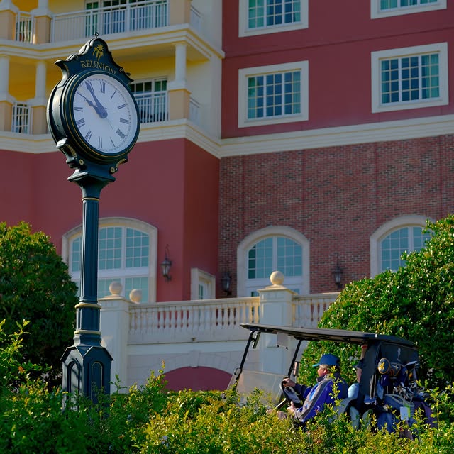 Cool mornings that turn into sunny afternoons. ⛳️⁠
⁠
Find the fairways this spring at R…