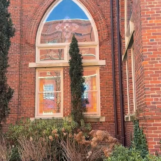 Inspiration comes easy when the atmosphere and the architecture are on point. #MercerIn…