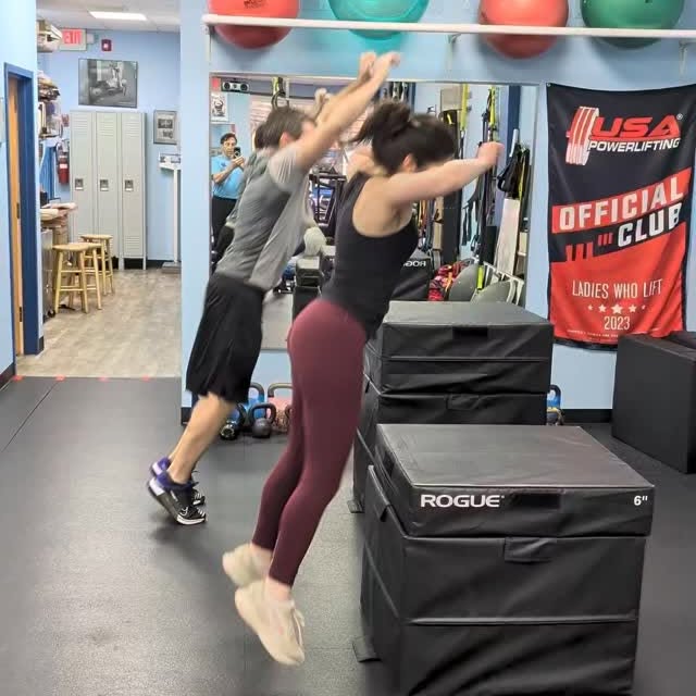 Box jumps.
#fitness #exercise #strongwomen #personaltraining #jump