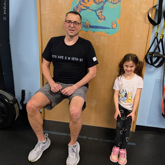 Father and daughter workout.

#exersice #fitness #personaltraining #personaltrainer #wo…