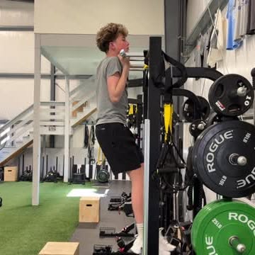 Declan is on the board with 3 Bodyweight Chin Ups!! He’s made awesome progress with the…