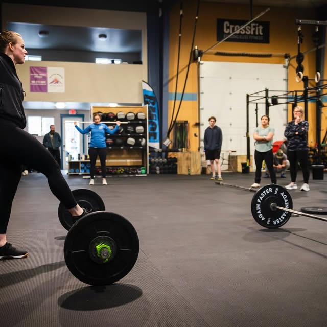 Little sneak peek of 26.3 👀😍
Thanks @strayjayphoto !!!

#crossfit #movebetterfeelbett…