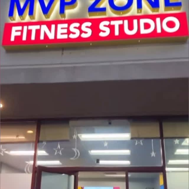 6am Power Up workout today. Combination of strength training and high intensity lower b…