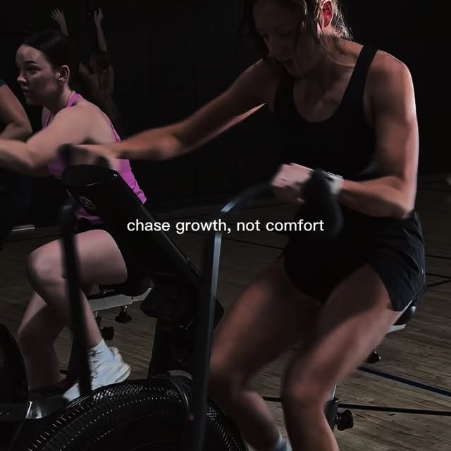 The best things are learned, grown, and earned outside of your comfort zone 🔥 

#fitaz…