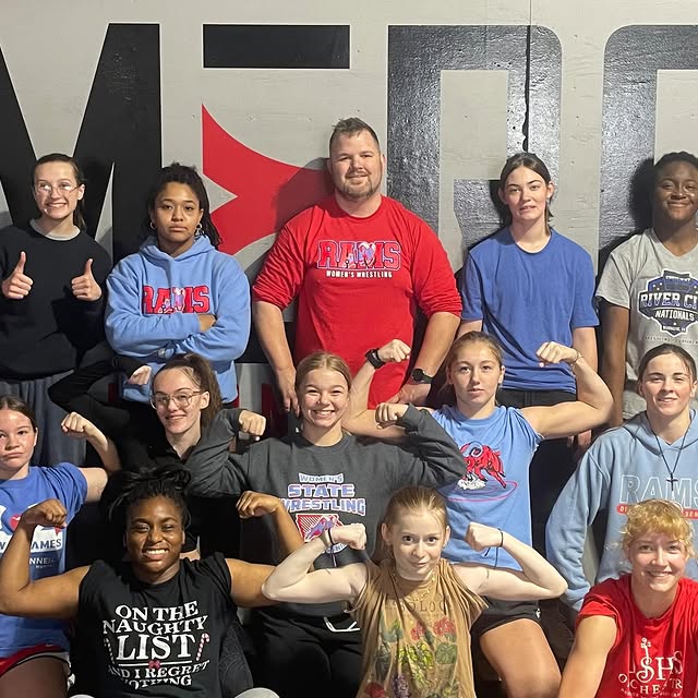 Strength and conditioning this morning with @dbqseniorwomenswrestling