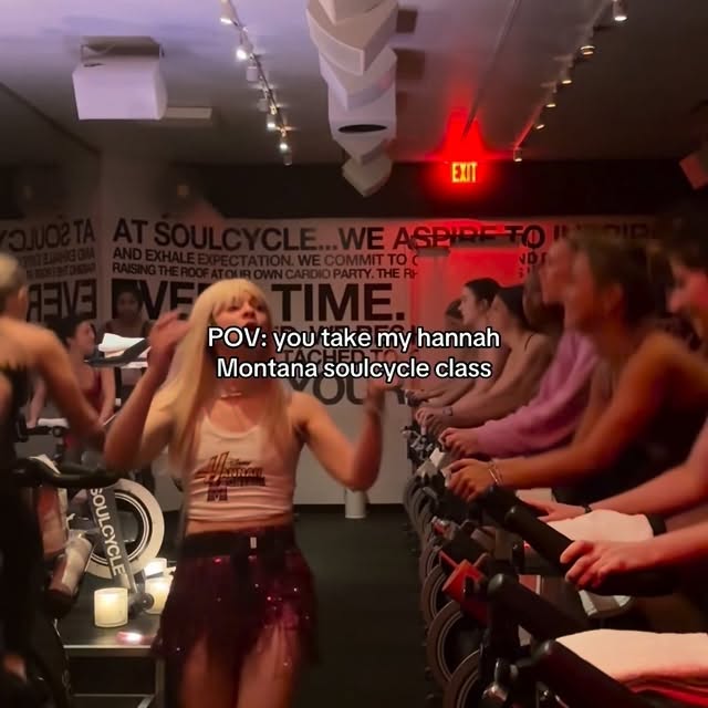 When Hannah Montana makes an appearance in class. 🎤⚡️🎸 // @elannabellofatto