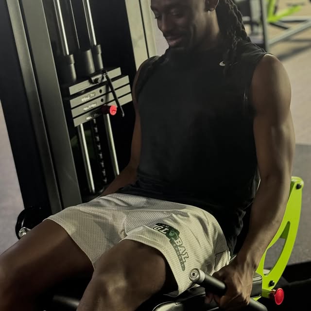 Yeah…your favorite high flier that plays above the rim… we got him @mrwr11ght_  #probas…