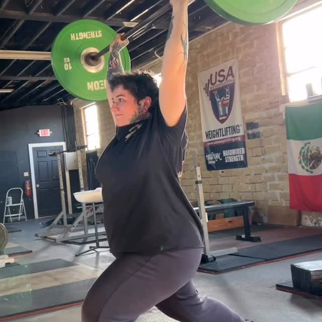 @thebrowkeeper_nederland being strong af today

#beaumonttx #olympicweightlifting #gym …