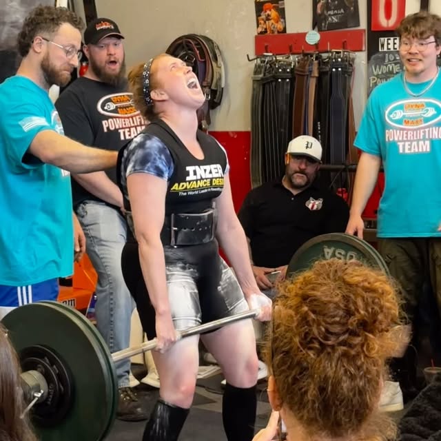How to finish an all time PR!! Victoria finished the day with solid 303 lb deadlift #no…