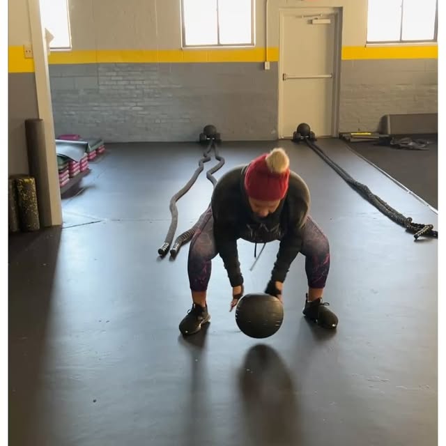 BEGIN AGAIN!! She’s On A Mission! #cantstopwontstop #watchme #newmommy #goals #shred #s…