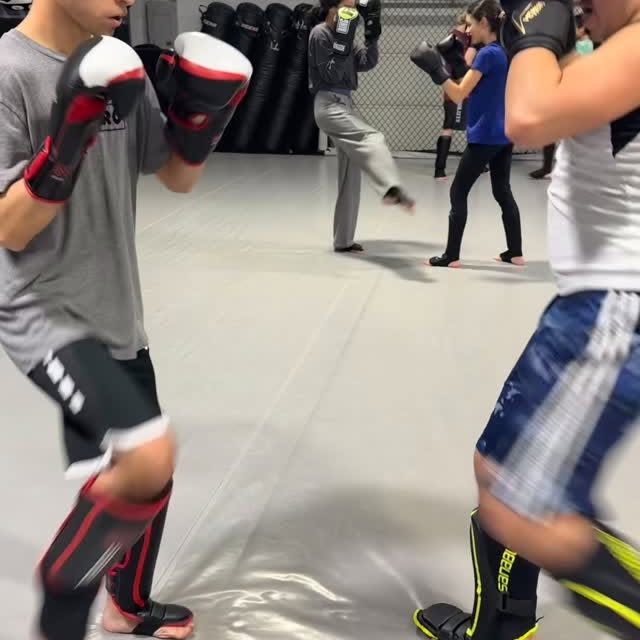 Our Teen Muay Thai (13-17) class has been working on implementing offense and defense. …