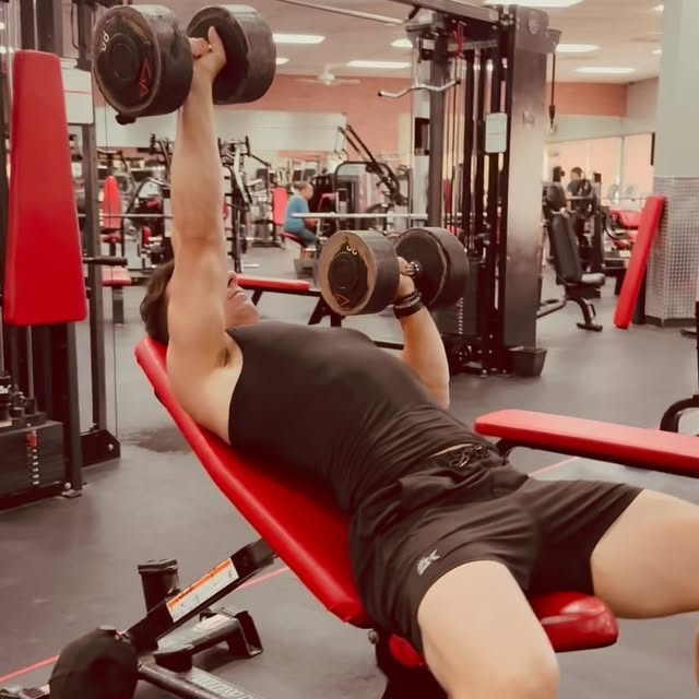 🔥 Build Strength & Stability with the Alternating Press 🔥

This overhead press variat…