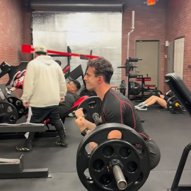 Barbell Zercher Squats — The Most Underrated Leg Builder? 

If you’ve never tried Zerch…