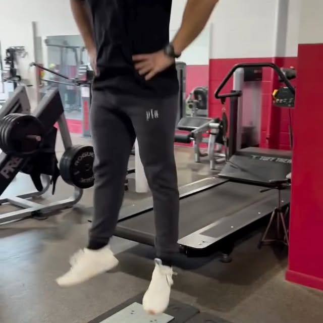 Jump height tells part of the story.
Force production tells the rest.

The CMJ helps us…