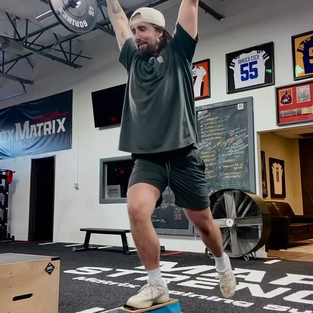 Progression of Reverse Lunge with a lil reggae 🤙🏼