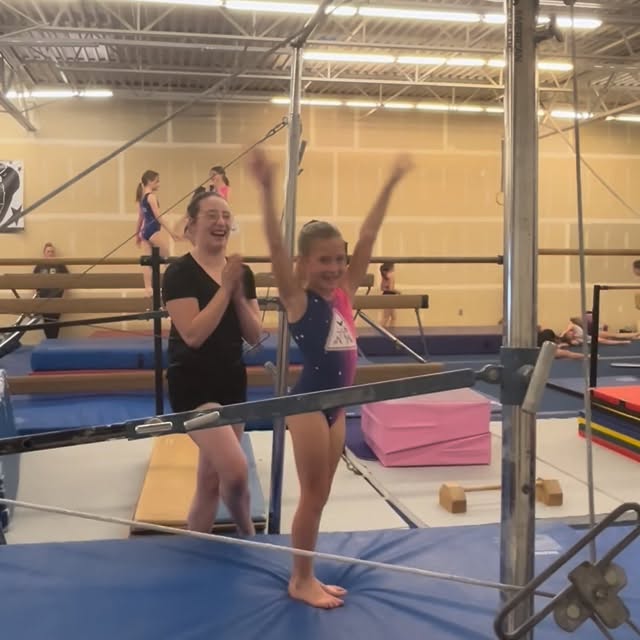 New bar dismount! Great jobPpei Wei! 

#gymnastics #newskillalert #bars #apexgymnastics