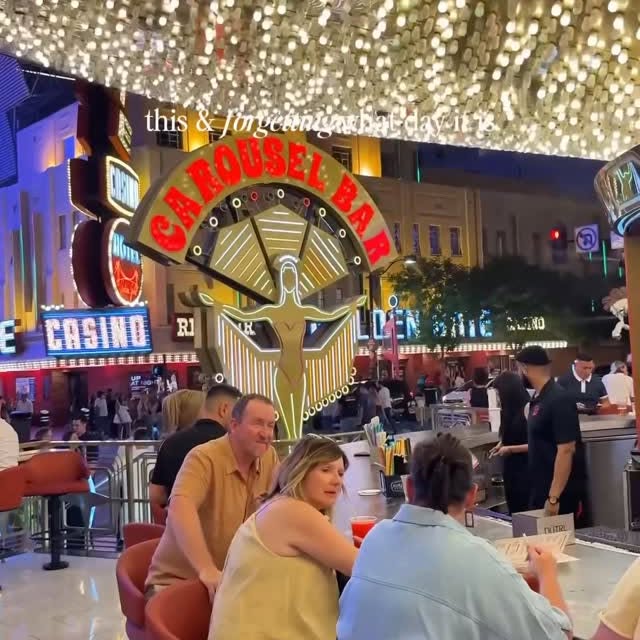 Your Night Starts at the Carousel Bar ✨ @carouselbarlv 

______________________

Plaza …