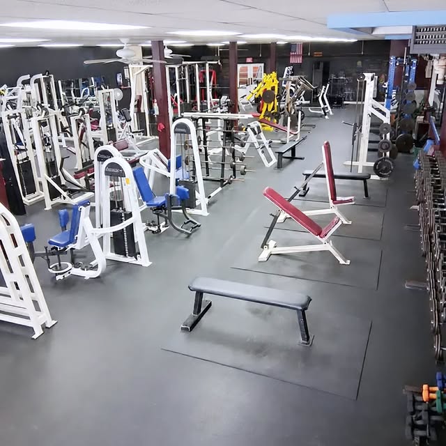 Nice weather is coming soon! Time to ditch the hoodies, crank up the workouts, and buil…
