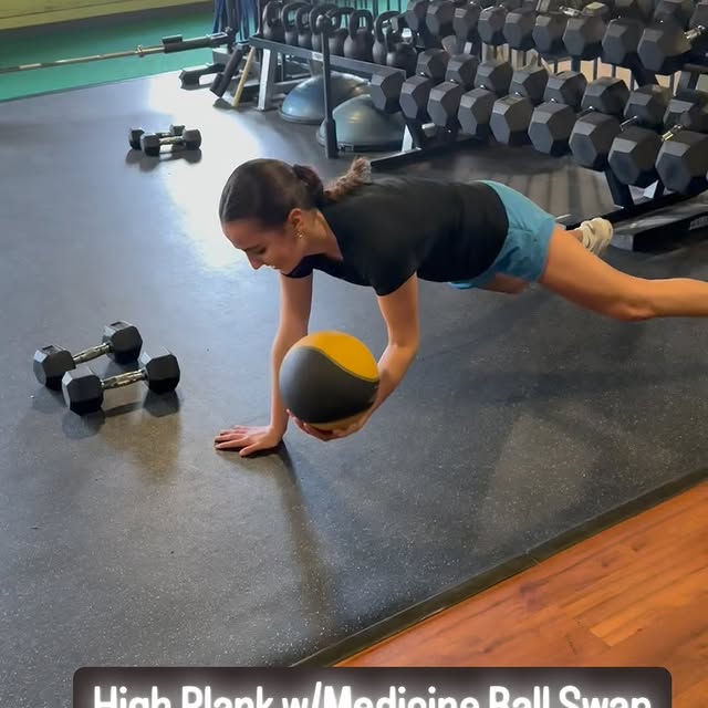 Hannah Curtin’s new workout is 🔥. Yesterday she got to try her new core exercises.  Th…