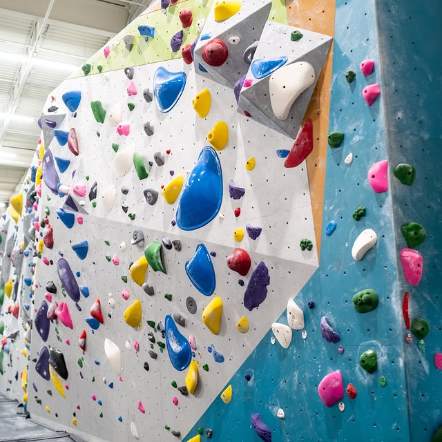 New boulders are ready for everyone on the Garage Door Wall! 
Friendly reminder that gr…