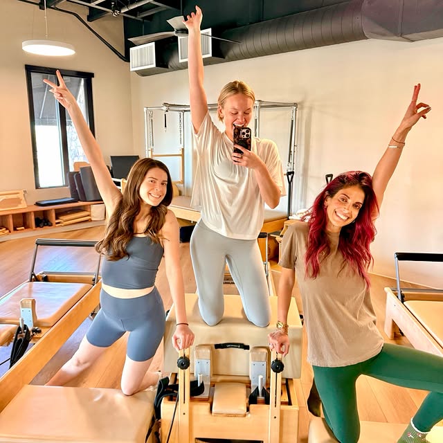Celé girls 💗 Reformer Fridays

stretch, sweat, giggle, repeat!