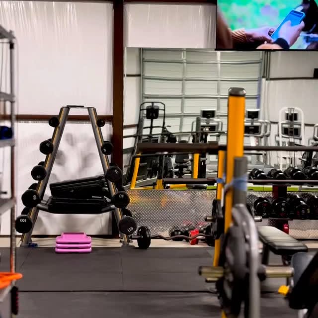 POV: It’s the weekend and you’re starting your Saturday off at the gym. LET’S GET IT!
