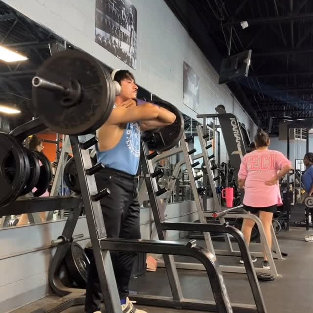 From🧟‍♂️Raw Zombie Squats🧟‍♂️to a single🧞‍♂️Raw Genie Squat🧞‍♂️Tonight’s session wa…