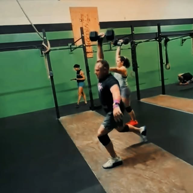 26.2 at @crossfitlockhart 💪

80-ft dumbbell overhead walking lunges, alternating dumbb…