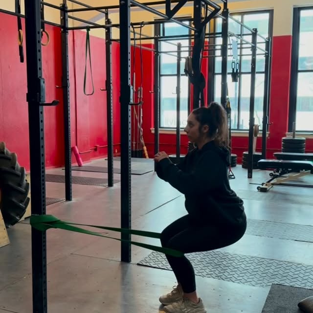 Most people aren’t limited by strength in their squat… they’re limited by what their kn…