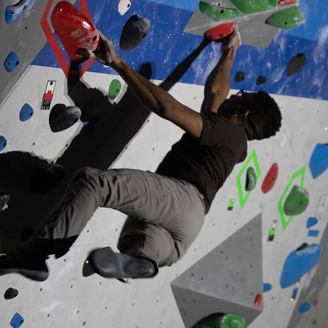 Let’s talk about shoulder health.

Do you warm up your shoulders before climbing? Dynam…