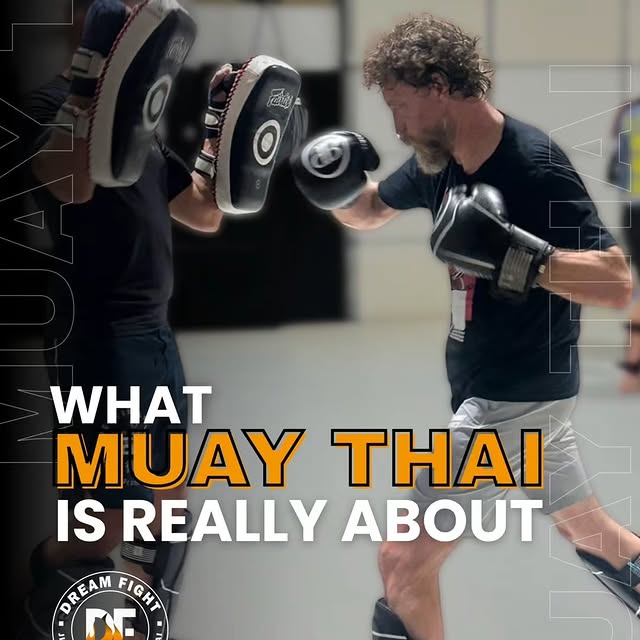 Many people still associate Muay Thai with aggression.
But those who train know: it’s a…