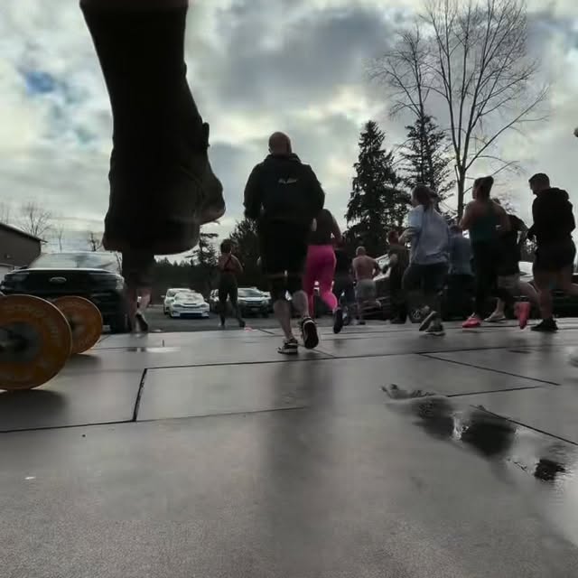 Program a barbell workout on a Saturday and everyone turns up 😆 Fully embracing Spring…