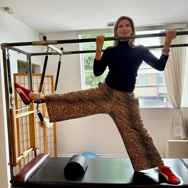So wonderful to have Mindy @mindypetersarabian come in too @freedomofmovementPilates st…