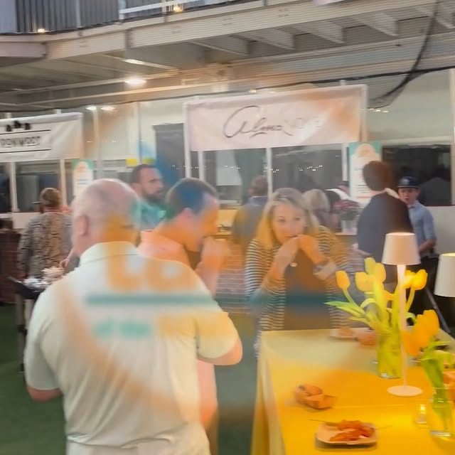 Why settle for “a salad”… when you could have everything? 😏🍴

Skip the basic and trea…