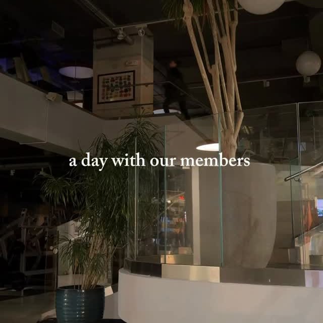 The calm before our members walk in and the energy after ✨

#base #buildabetteryou #com…