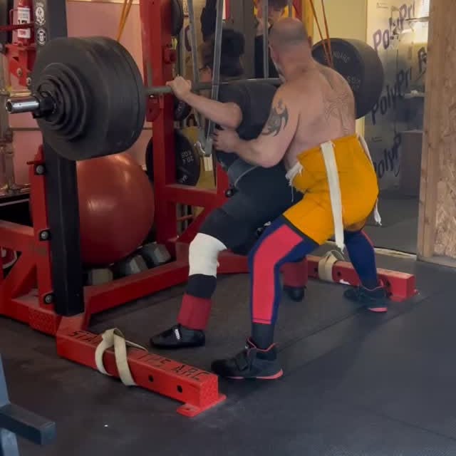 First single of prep for @seta210 . 93% in briefs 600lbs.  Accumulation block over. Now…