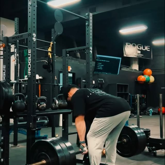 New cycle.
New focus.
New year.
New YOU! 

Starts tomorrow—don’t miss it 💥
#AllInFitne…