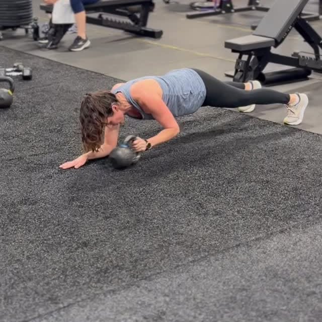 Plank. Push. Pull. Repeat. 😤 mid-week mode is ON at ALL IN! New Cycle next week!#AllIn…